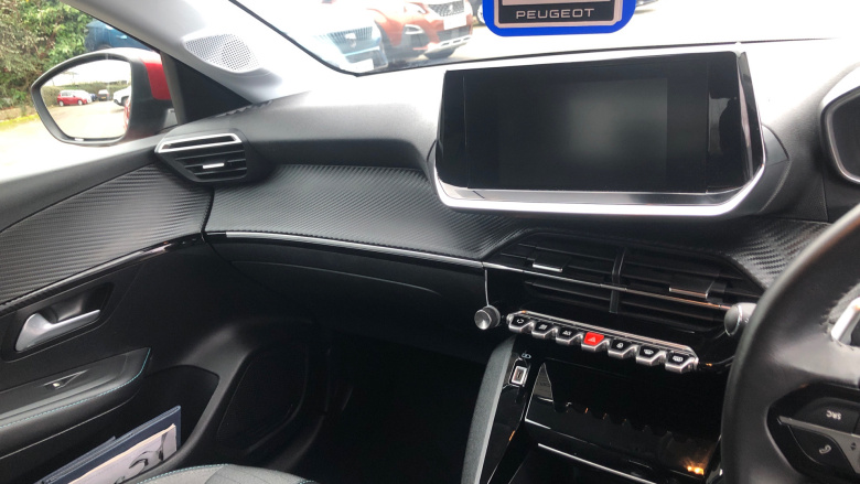 Peugeot 208 1.2 PureTech 100 Allure 5dr EAT8 Petrol Hatchback